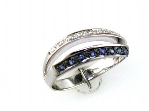 SAPPHIRE & DIAMOND RING