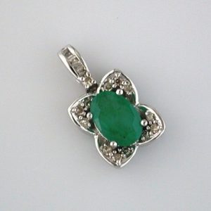 EMERALD & DIAMOND PENDANT