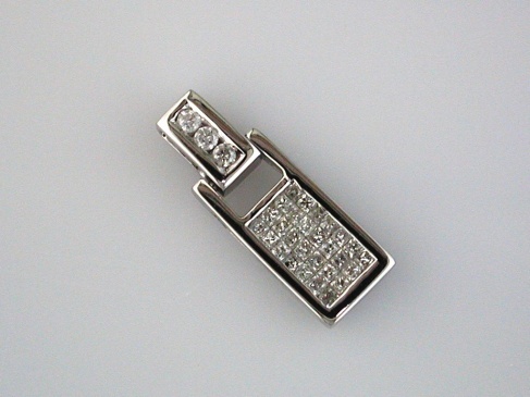 DIAMOND PENDANT