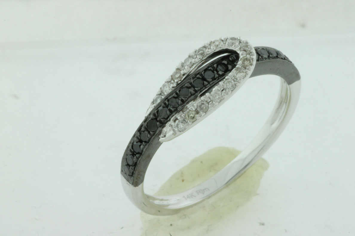 BLACK DIAMOND & DIAMOND RING