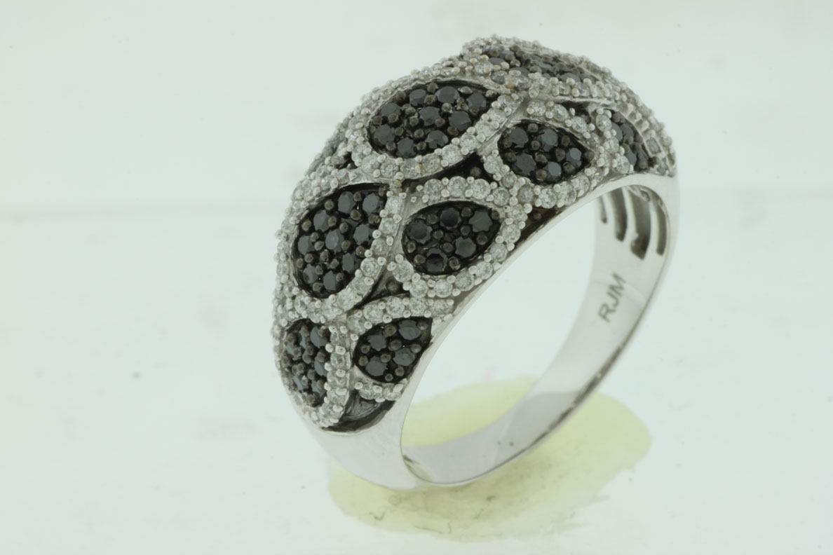 BLACK DIAMOND & DIAMOND RING