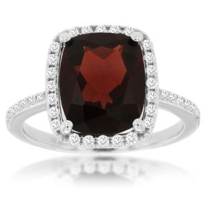 GARNET & DIAMOND RING