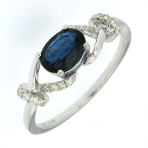 SAPPHIRE & DIAMOND RING
