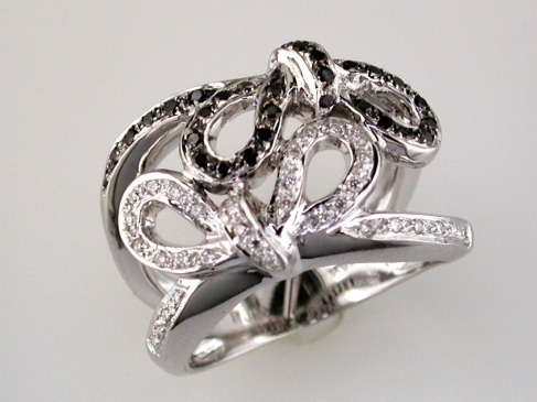 BLACK DIAMOND & DIAMOND RING