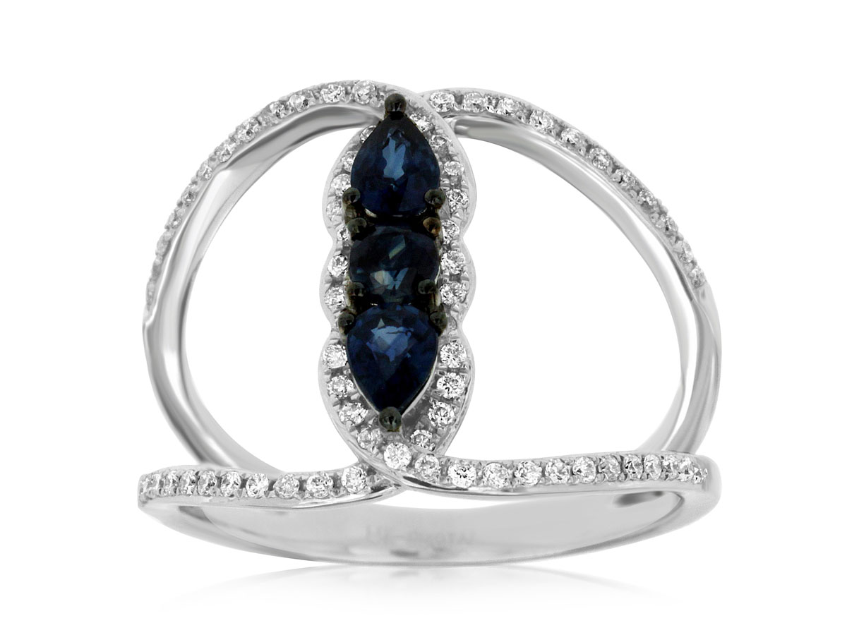 SAPPHIRE & DIAMOND RING