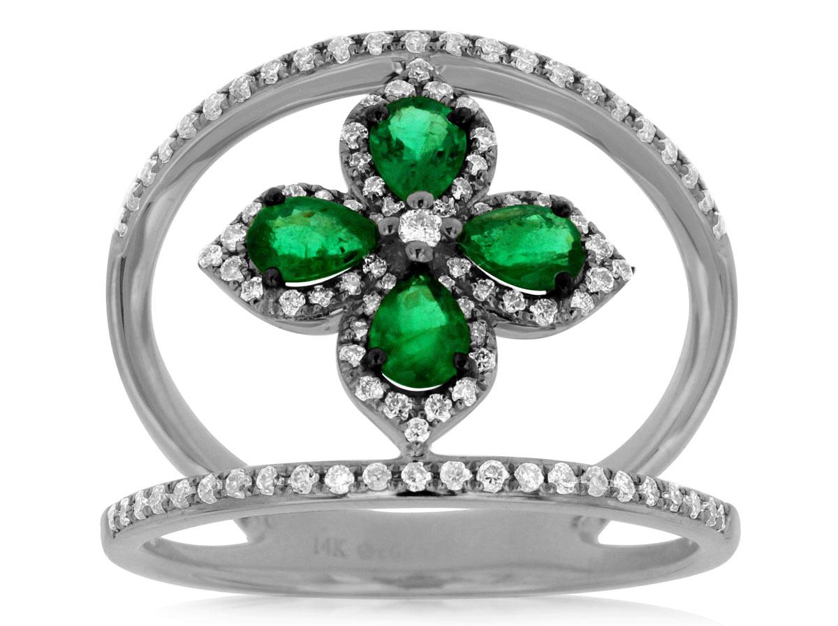 EMERALD & DIAMOND RING
