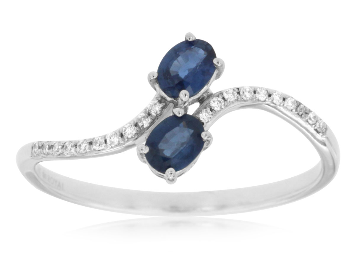 SAPPHIRE & DIAMOND RING
