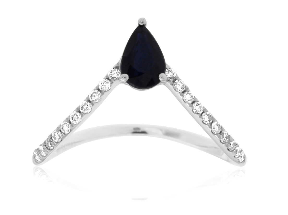 SAPPHIRE & DIAMOND RING