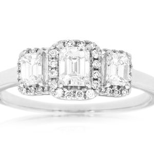 DIAMOND RING