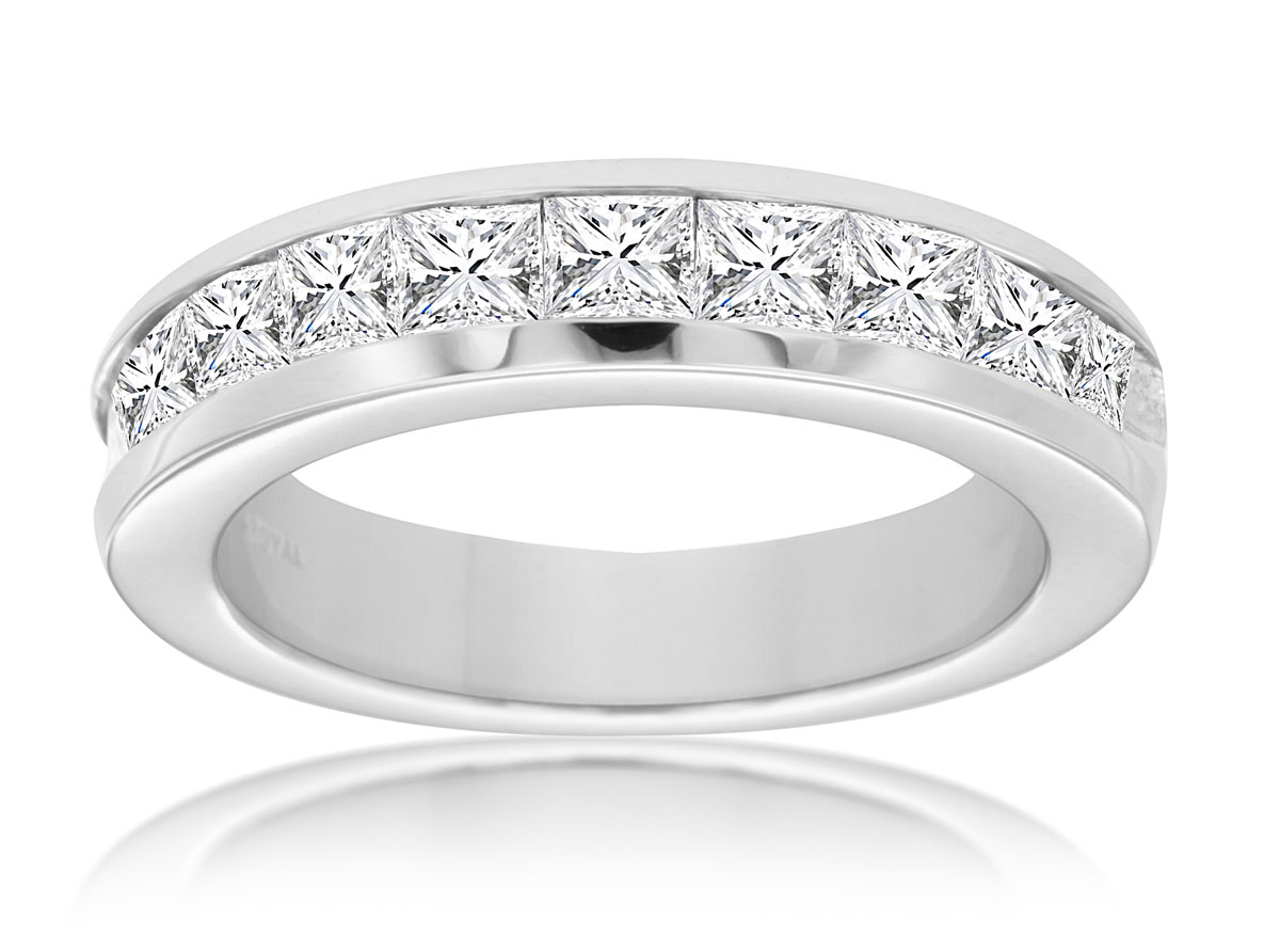 DIAMOND WEDDING BAND