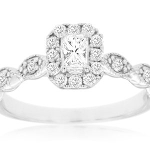 DIAMOND ENGAGEMENT RING