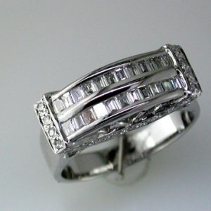DIAMOND RING