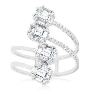 LADIES’ DIAMOND RING