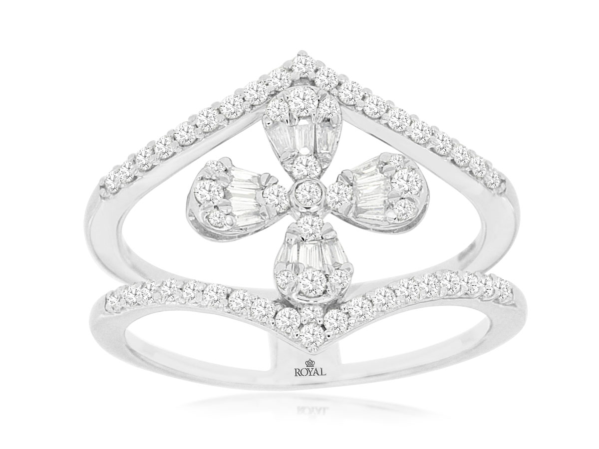 LADIES' DIAMOND RING
