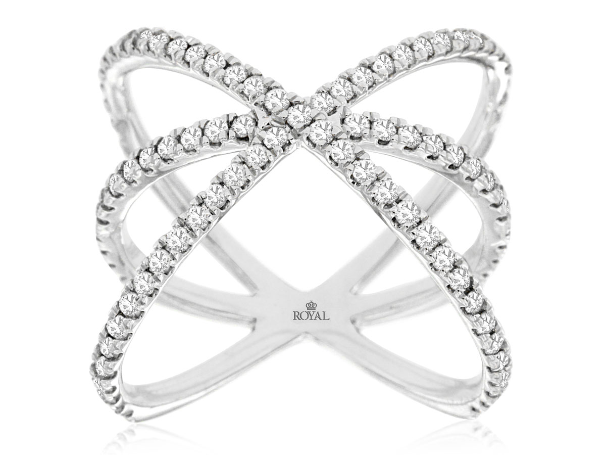 LADIES' DIAMOND RING