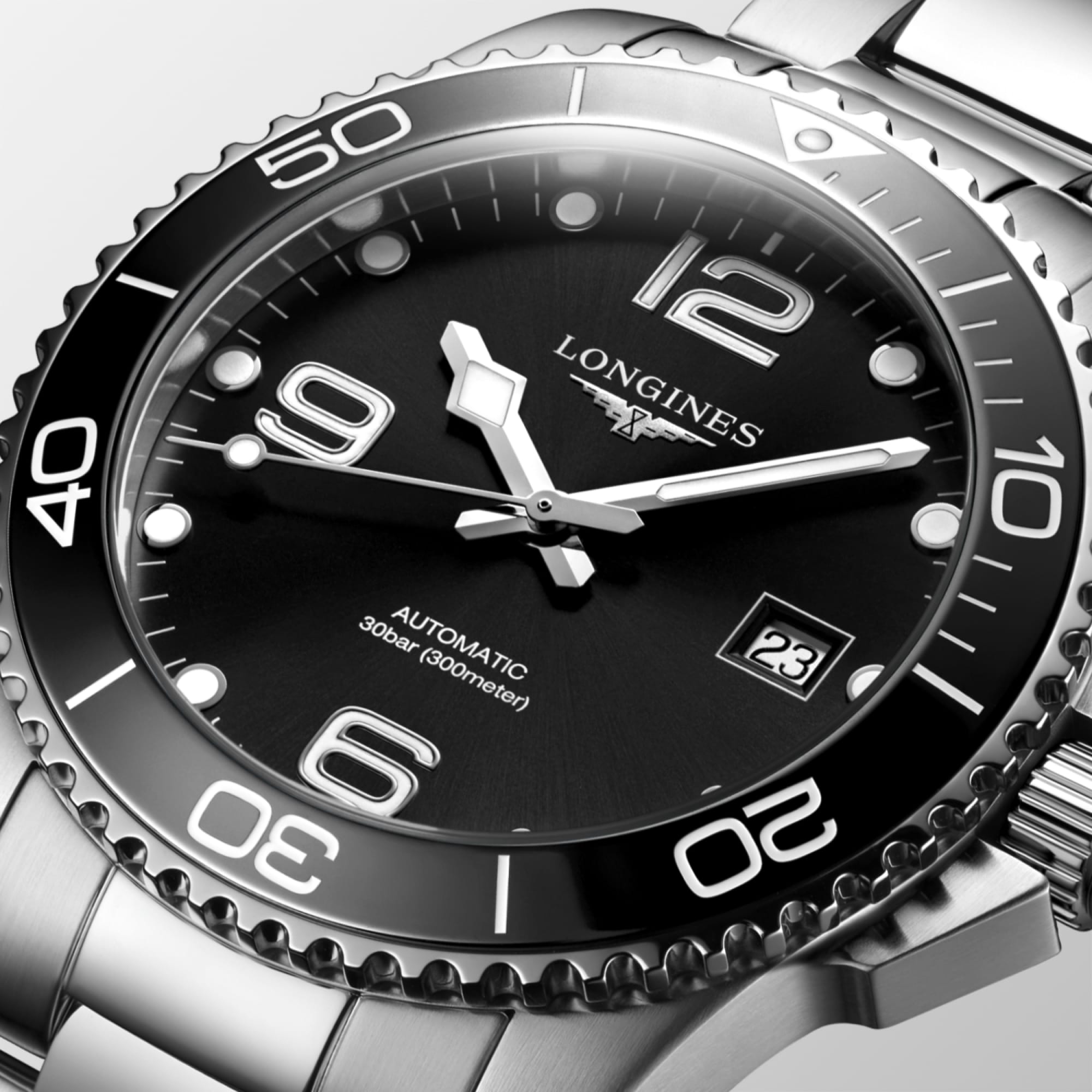 Sporty watch design for everyday wear